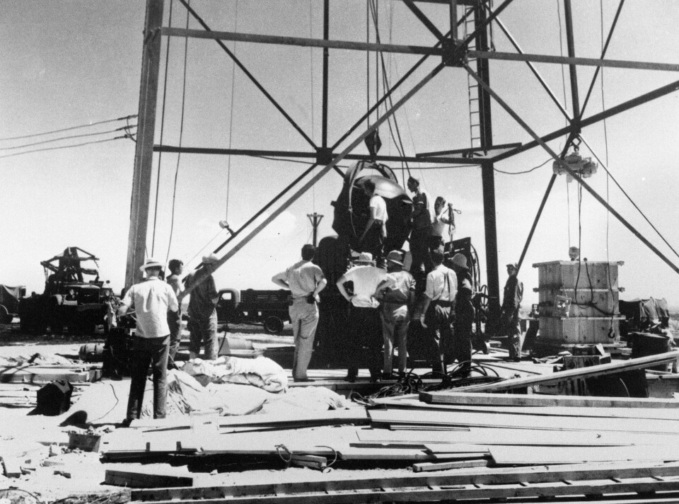TRINITY: Her rigges verdens første atombombe til for prøvesprengning i 1945. U.S. Army åpner området for publikum i oktober, men venter store folkemengder etter at filmen om mannen bak atombomben fikk en strålende åpningshelg på kinoer verden rundt.