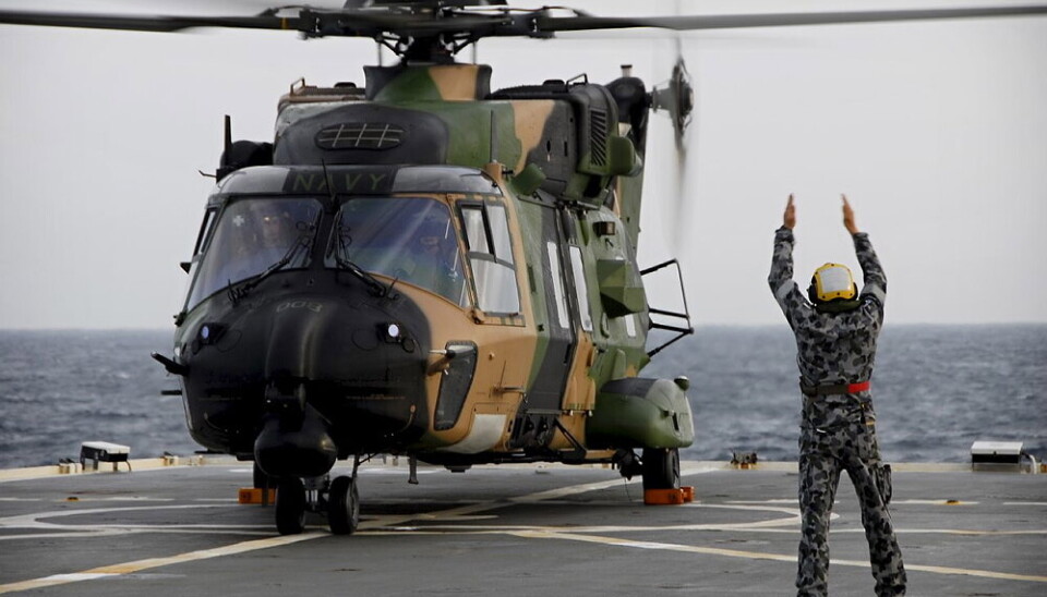 AUSTRALIA: Et MRH90 nesten klart for take-off fra marinefartøyet HMAS Manoora. Illustrasjonsfoto.