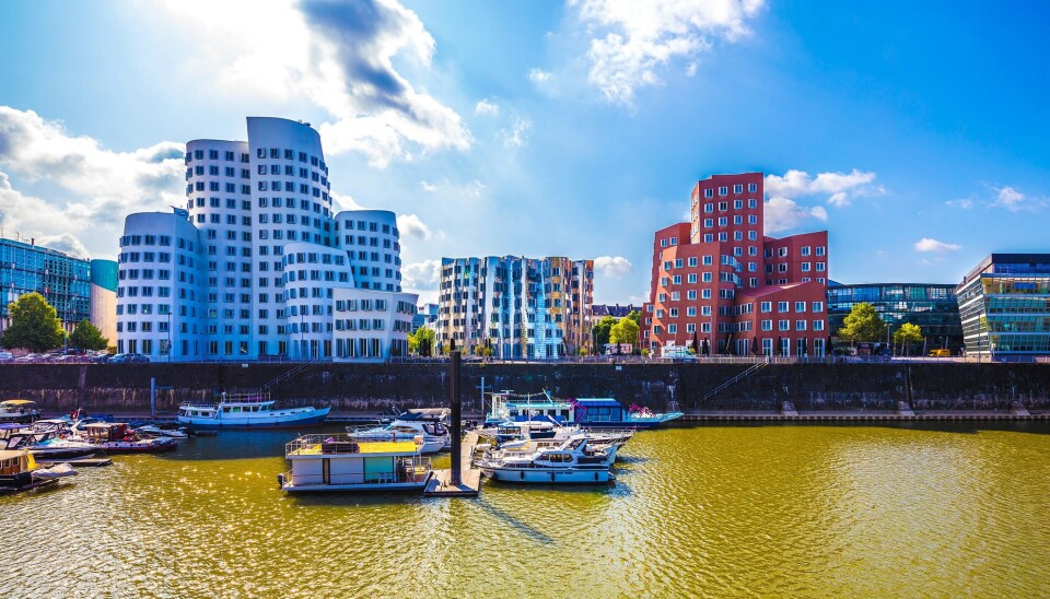 ELVEBY: Düsseldorf i Tyskland. Illustrasjonsfoto.