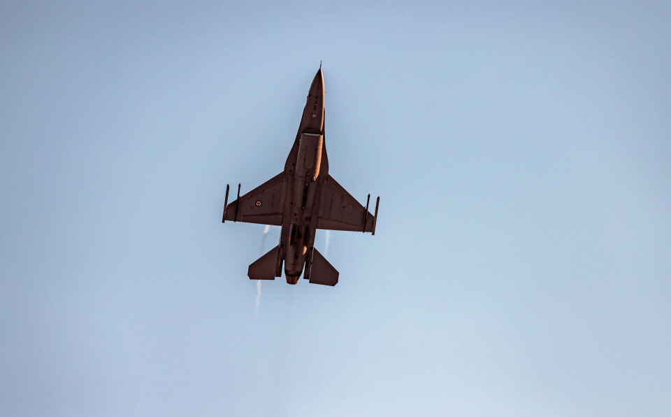 F-16: Et av de norske F-16-flyene avbildet på Kjeller i januar 2022. Norge har faset ut flyene, men har ikke tatt stilling til om de kan bli sendt til Ukraina.