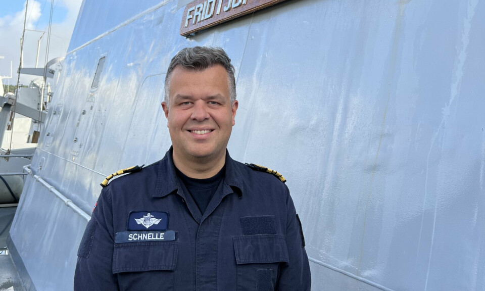 FREGATT: Kommandørkaptein Stian Schnelle er skipssjef på KNM Fridtjof Nansen og har vært i Sjøforsvaret siden 2003.