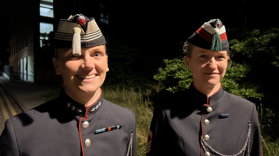 SPENT DUO: Marita Moksnes Sæther (kompanisjef 3. gardekompani) og Lise Solberg Nilsen (dirigent for signalkorpset).