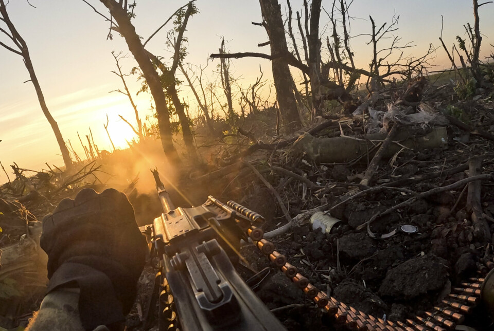 UTFORDRENDE: Bildet som er tatt fra en video viser en ukrainsk soldat og utfordringene med landets motoffensiv i øst og sør.