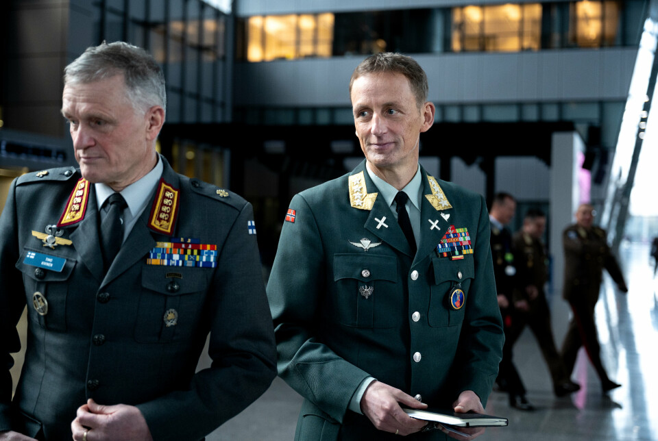 ALLIERTE: Forsvarssjef Eirik Kristoffersen sammen med den finske forsvarssjefen Timo Kivinen under et møte for Natos forsvarssjefer i januar 2023.