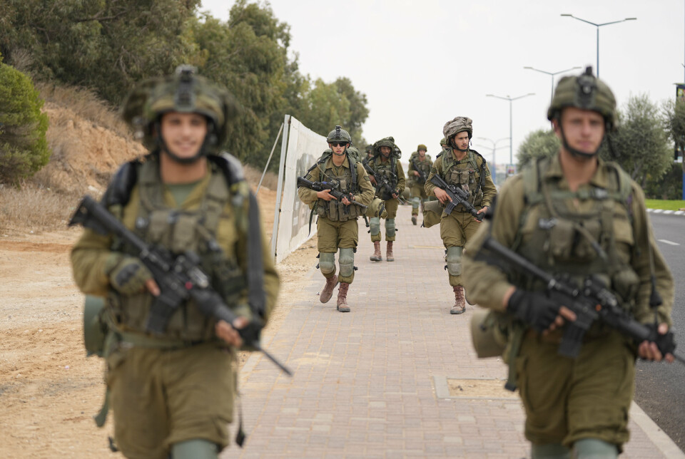 SOLDATER: Israelske soldater fotografert i den israelske byen Sderot, nær Gazastripen onsdag.