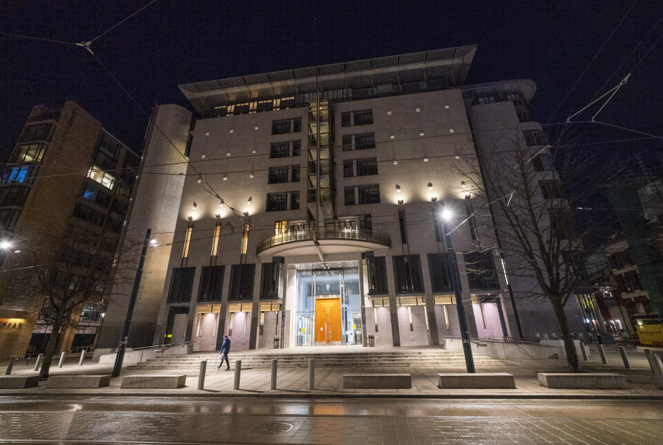 TINGRETTEN: En mann i 20-årene er tiltalt for grov utpressing etter at han truet med å selge et videoopptak til pressen om han ikke fikk betalt – i penger eller bil.