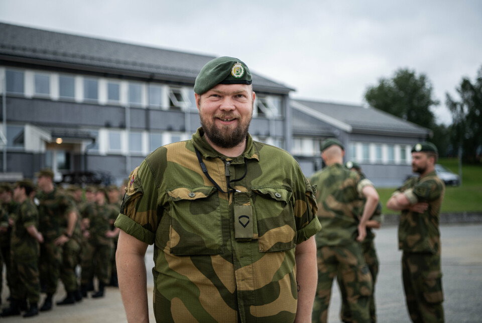 HÆREN: Sjøenden jobber som presse- og informasjonsspesialist i Hæren.