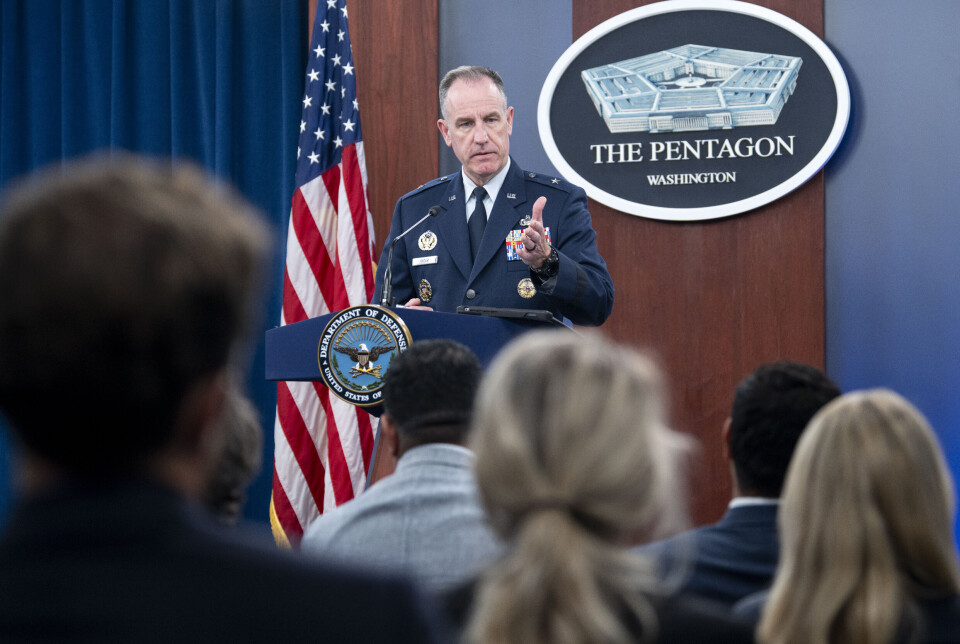 RUSTER OPP: Talsmann for Pentagon, Patrick Ryder, snakket om situasjonen i Midtøsten under en pressekonferanse torsdag 26. oktober.
