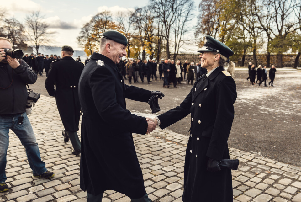 TO SØYLER: Ordning for militær tilsatte innebærer blant annet at både spesialister og offiserer har muligheten til å ha en livslang karriere i Forsvaret. Her er Forsvarets sjefssersjant sersjantmajor Rune Wenneberg sammen med sjef for Forsvarsstaben generalløytnant Ingrid Gjerde.