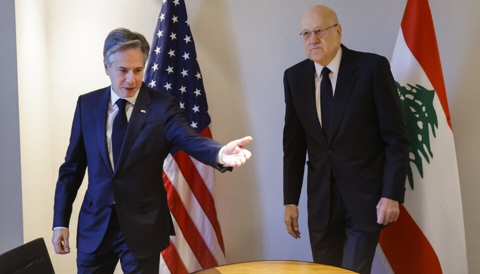 PÅ TALEFOT: USAs utenriksminister Antony Blinken (t.v.) og Libanons fungerende statsminister Najib Mikati i Jordans hovedstad Amman lørdag.