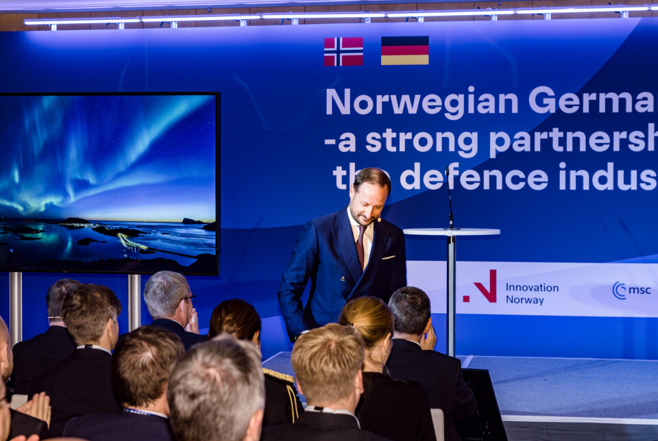 NORDLYS: Flankert av nordlys åpnet kronprins Haakon «Norwegian-German Business Summit» i München.