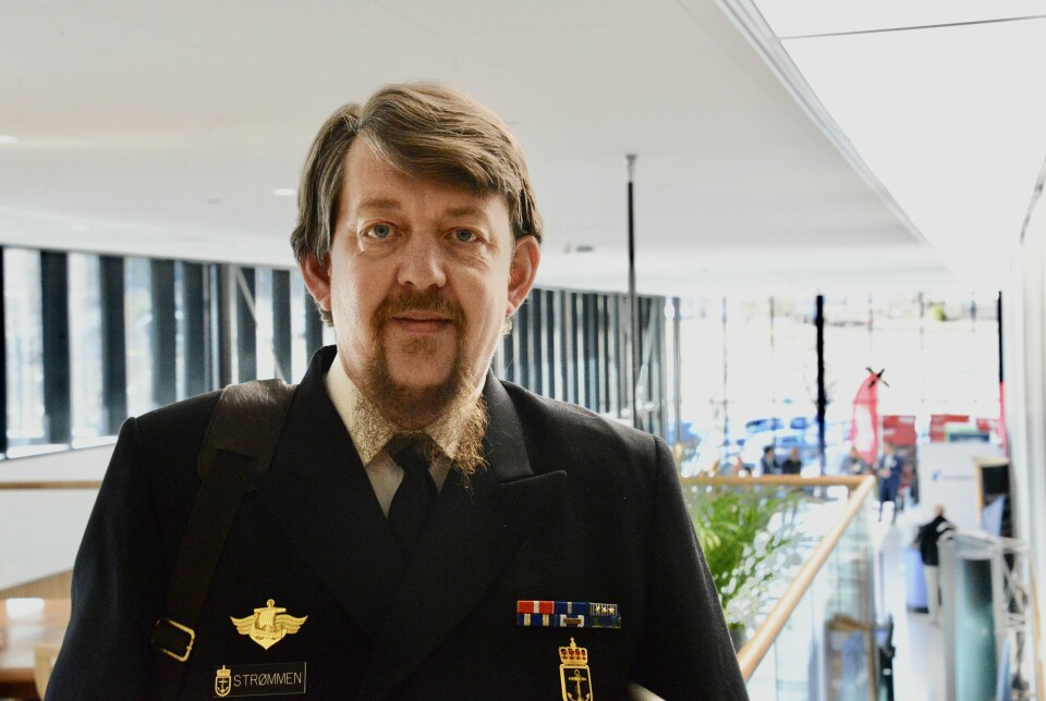 FOR DÅRLIG: Orlogskaptein Tor Ivar Strømmen ved Sjøkrigsskolen mener et fullverdig luftvern er absolutt behov, nå, i går og definitivt i fremtiden.