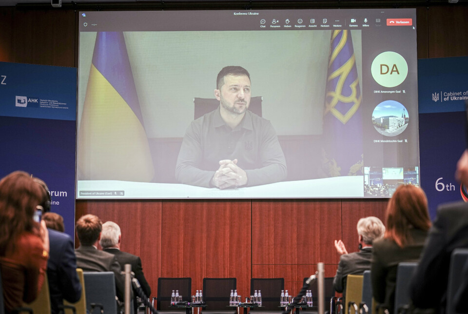 MER STØTTE: Ukrainas president Volodymyr Zelenskyj under en direktesendt tale til det tysk-ukrainske forretningsforumet i forrige måned.