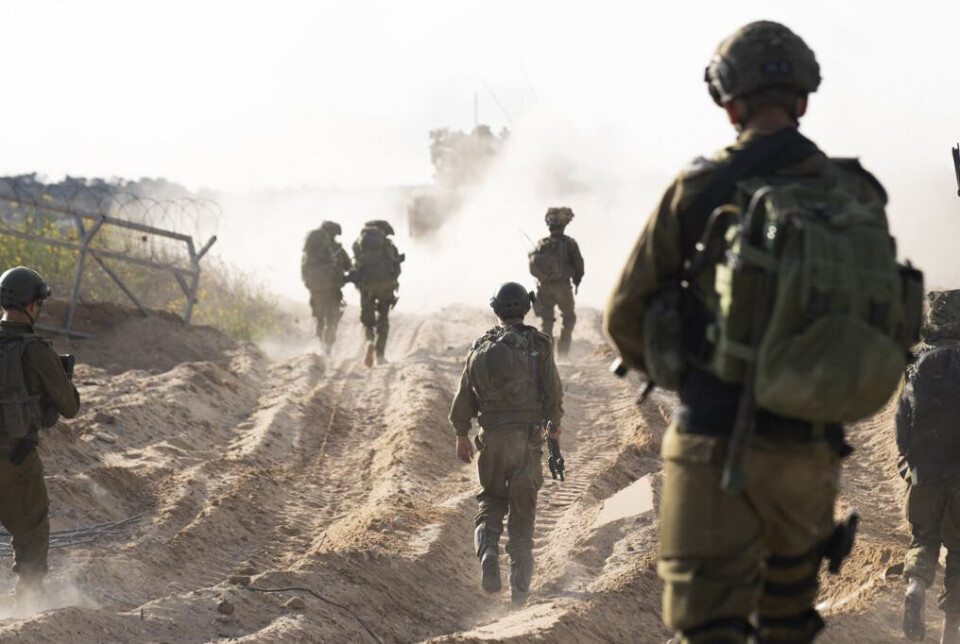 BAKKEINVASJON: Dette bildet ble frigitt av det israelske forsvaret torsdag 1. november og skal vise israelske soldater inne på Gazastripen.