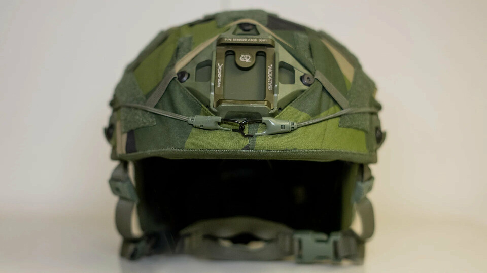 BEDRE: Det svenske forsvaret lover at de nye hjelmene er bedre enn de gamle. Stridshjelmene er produsert av kanadiske Galvion.