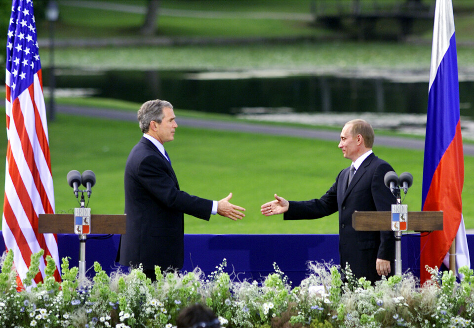 ANDRE TIDER: USAs daværende president George W. Bush og Russlands president Vladimir Putin under et møte i Slovenia i juni 2001.