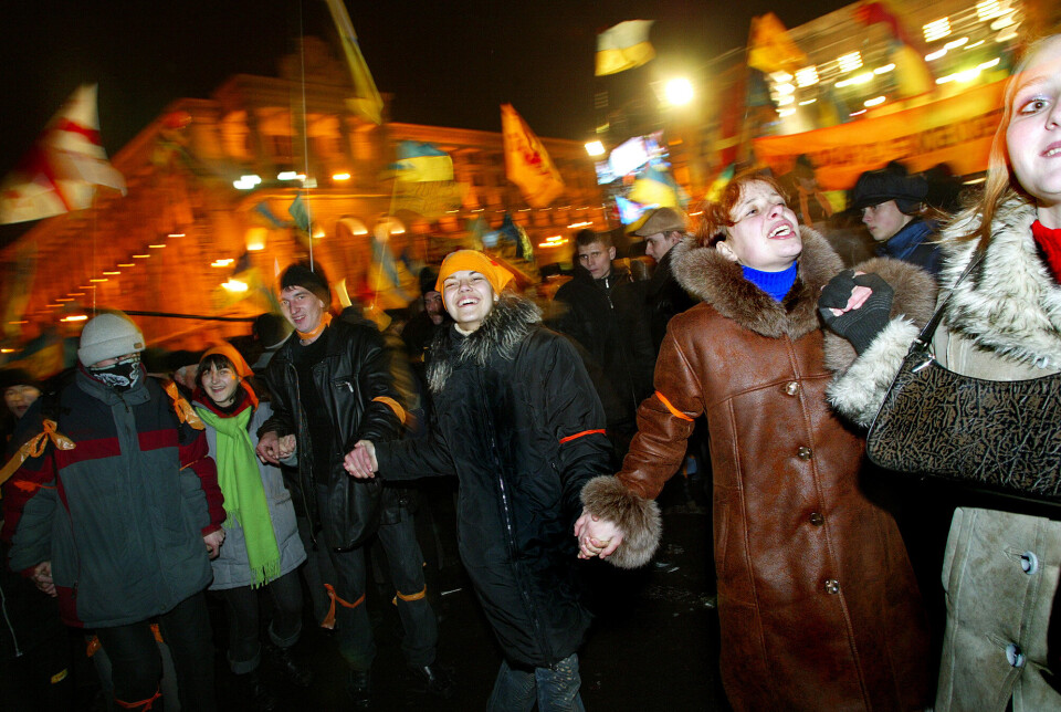 ORANSJEREVOLUSJONEN: Demonstranter i Kyiv under oransjerevolusjonen i desember 2004.