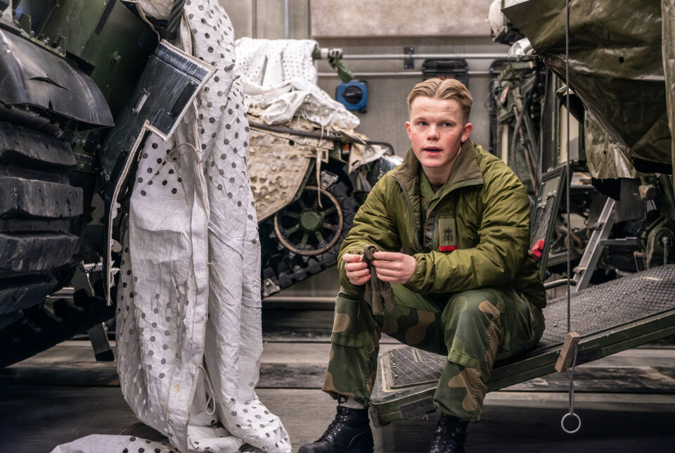 OVERRASKET: Sigurd ønsket seg til militæret, likevel fikk han seg en overaskelse. Han forteller at han trivest godt på Skjold leir.