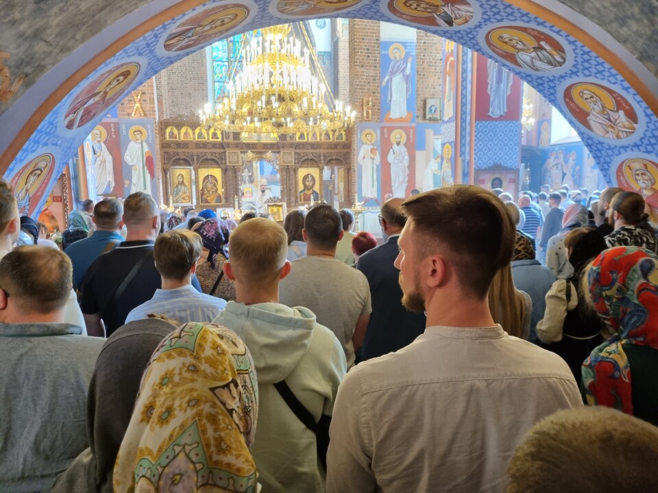 MESSE: Ukrainske flyktninger – deriblant mange menn i vernepliktig alder – på messe i Wroclaw.