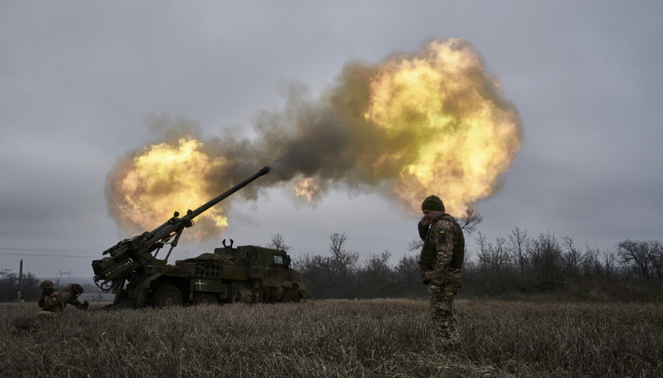 ADVARER: USA frykter at byen snart kan falle til russiske styrker. Bilde er tatt utenfor Avijivka hvor Ukrainske soldater slår ned mot russiske styrker.