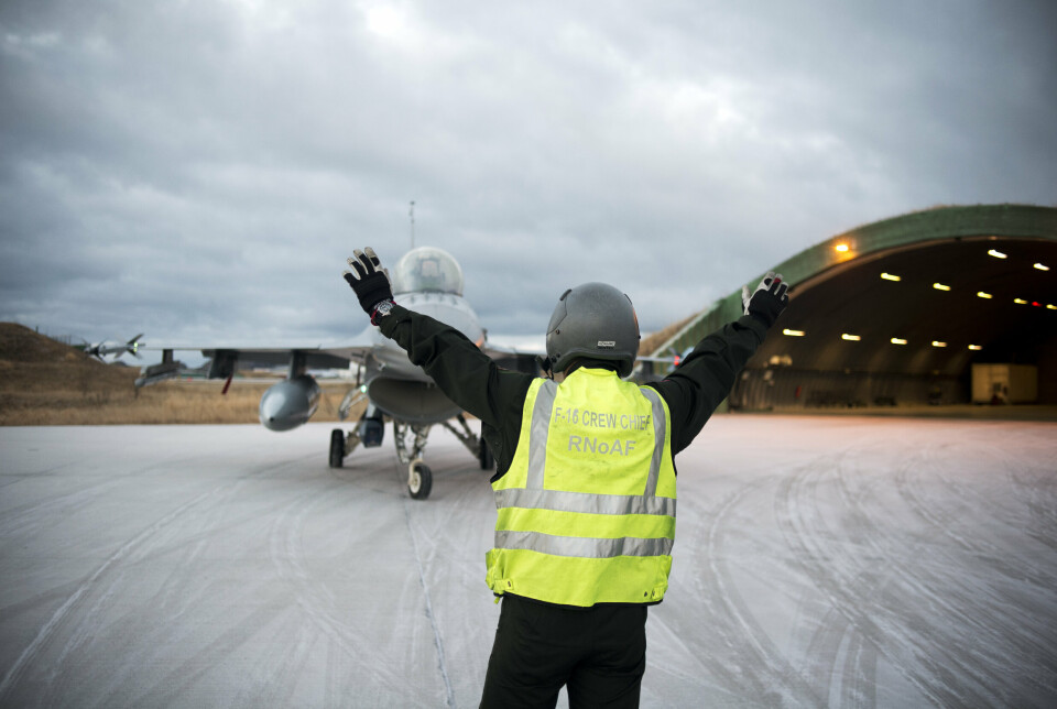 NEDLAGT: Et F-16-fly klargjøres for takeoff fra Bodø hovedflystasjon i 2013.