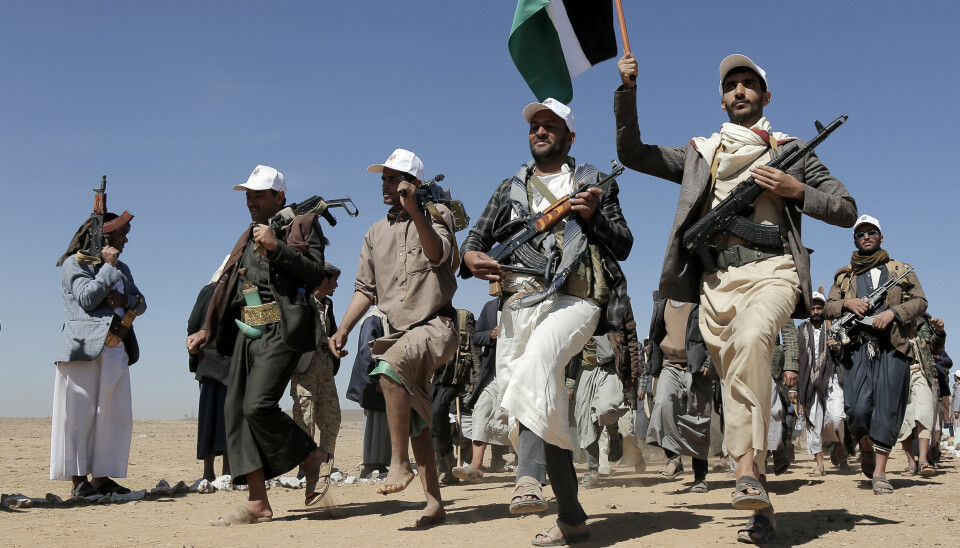 SAMLES: Houthi-krigere marsjerer under et støttemøte for palestinerne på Gazastripen og mot USAs angrep på Jemen utenfor Sana 22. januar.