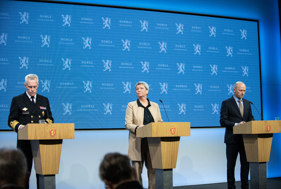 TRUSSELVURDERING: Nils Andreas Stensønes i E-tjenesten, Beate Gangås i PST og Lars Christian Aamodt i NSM legger frem sin felles trusselvurdering for 2024.