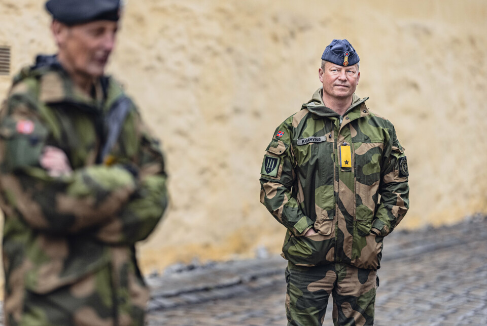 TYDELIG: Det må ikke være tvil om at forsvarssjef Eirik Kristoffersen ønsker mest mulig åpenhet i Forsvaret. Det tror jeg også folk i Forsvaret har forstått, skriver brigader Eystein Kvarving (t.h.).