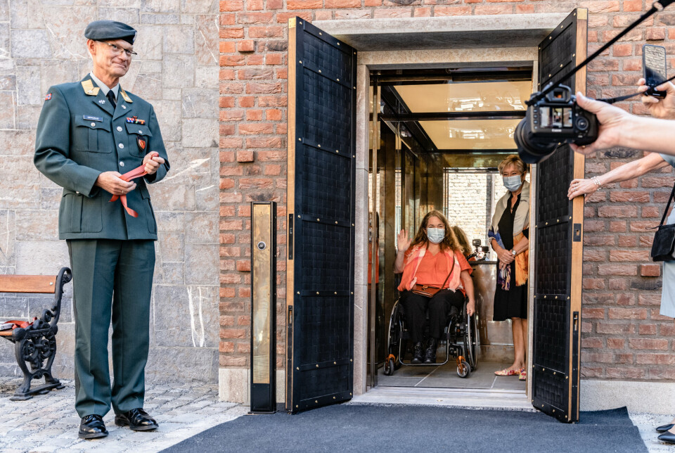 Åpning av nye heiser og ramper for rullestolbrukere på Akershus Slott.