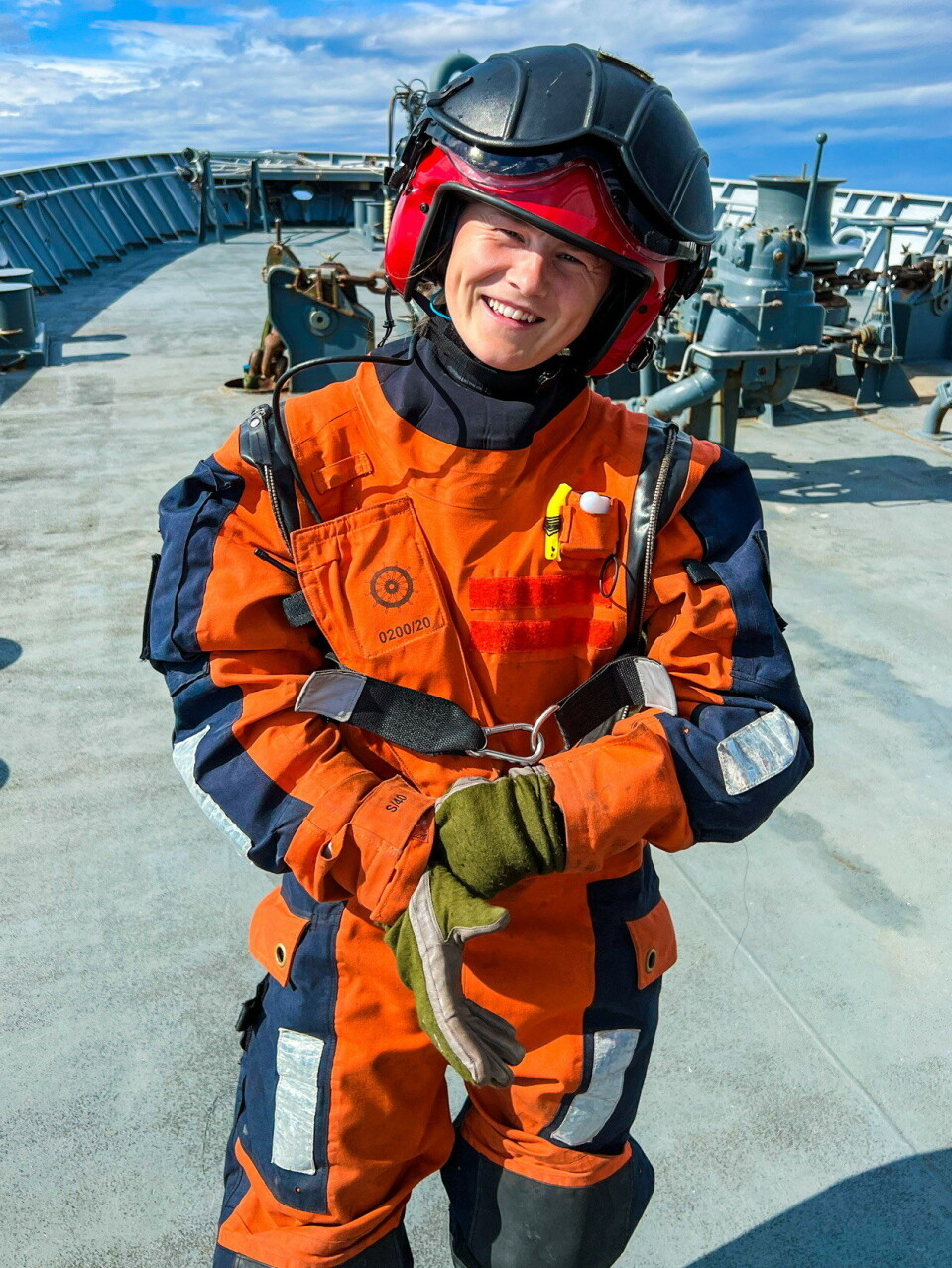 KLAR TIL Å SVEVE: Kristin skal
heises opp i et NH90-helikopter fra KV
Nordkapp.