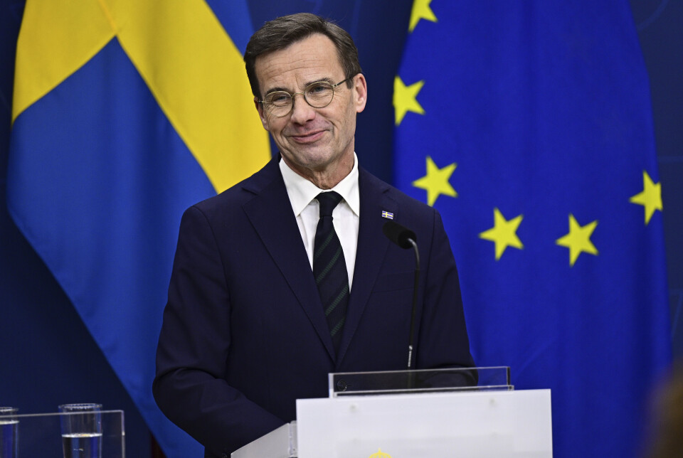 SØTA VÅPENBROR: Sveriges statsminister Ulf Kristersson (M) under en pressekonferanse i etterkant av Ungarns Nato-ja.