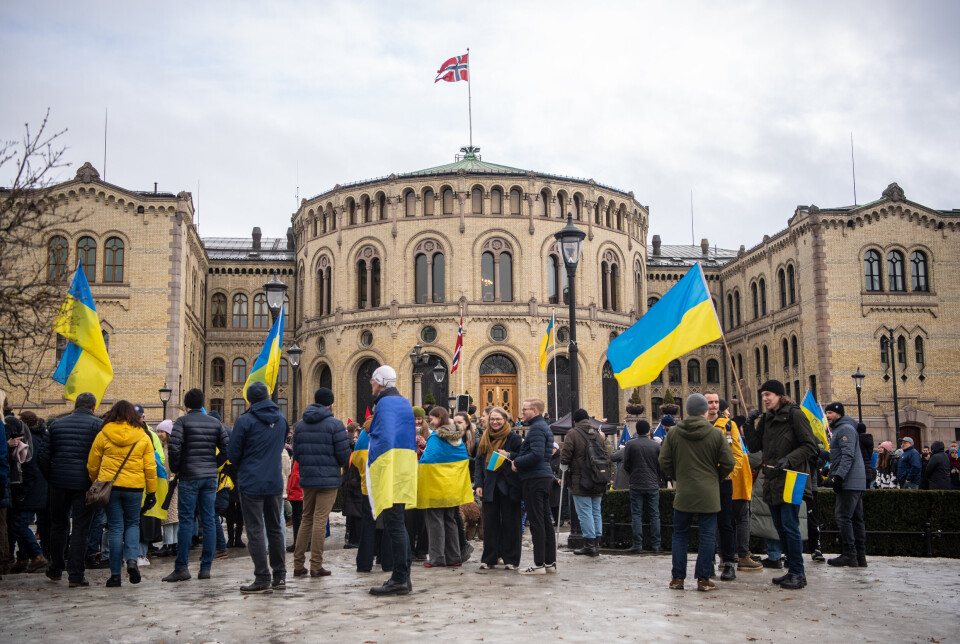 STØTTER: I februar var det en markering av toårsdagen av Russlands invasjon av Ukraina utenfor Stortinget.