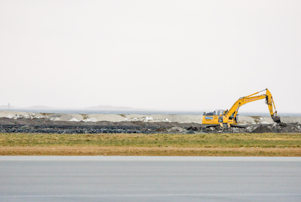 FUNN: Restaureringsarbeidet på hovedrullebanen på Ørland flystasjon har gjort nok et funn av eksplosiver.
