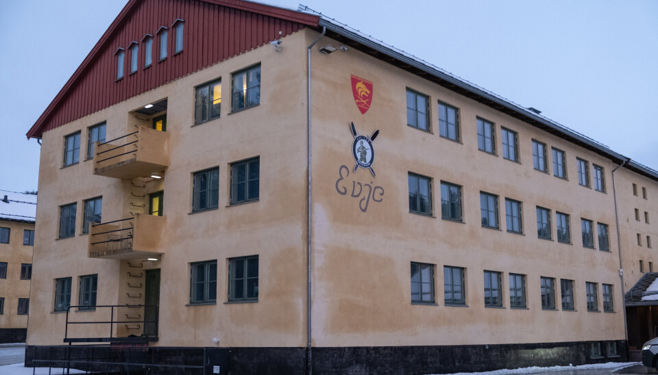 GAMMELT: Kasernene på Skjold leir er fra 1950. Standarden har ikke holdt dagens krav.