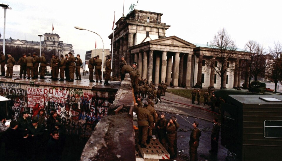 HISTORIE: Berlinmuren rives 11. november 1989.