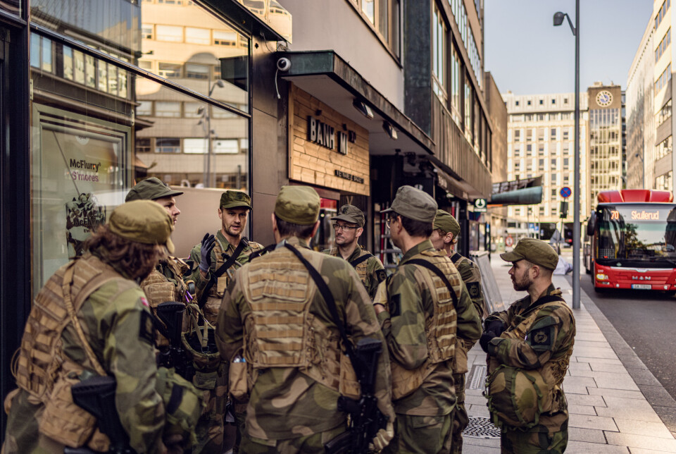 HEIMEVERNET: Det er det norske folk som skal forsvare landet vårt, skriver innleggsforfatterne. Avbildet er soldater fra Heimevernet på øvelse i Oslo sentrum.