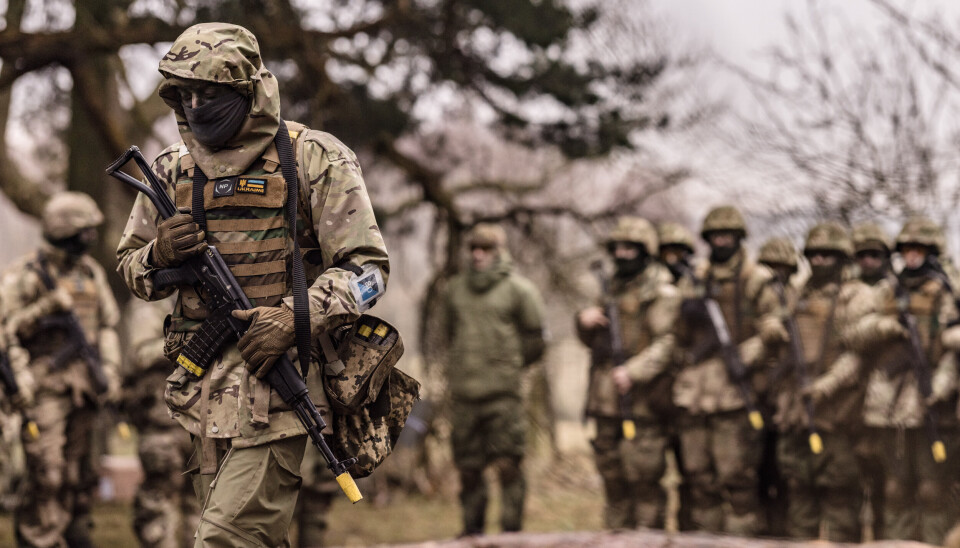 NORSK STØTTE: Gjennom sivil og militær støtte, bidrar Norge til Natos sikkerhet, skriver Røhjell. Bildet er fra Operasjon Interflex, hvor Forsvaret bidrar med instruktører som trener ukrainske soldater.