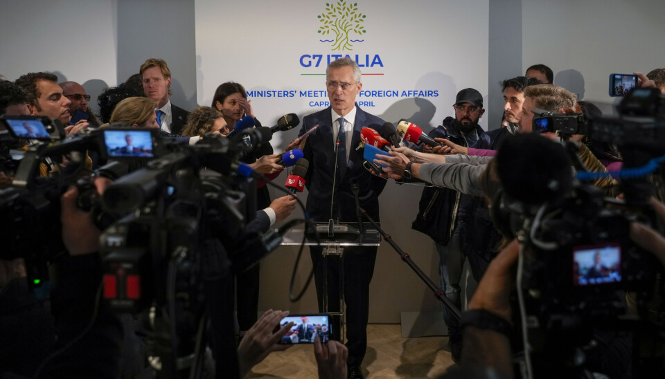 SNAKKET: Natos generalsekretær Jens Stoltenberg på G7-møtet på Capri. Han sier at Nato-Ukrainarådet har besluttet å gi Ukraina flere luftvernsystemer.
