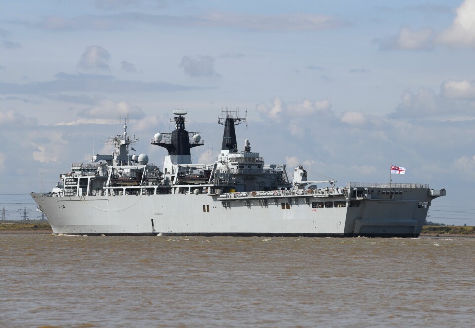 ERSTATTES: Amfibiekrigsskipet HMS Albion skal pensjoneres i 2033-2034.
