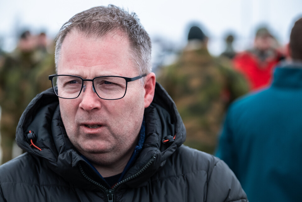 Grensepassering under Nordic Response 2024 - kamphandling over grensa til Finland. Forsvarsminister Bjørn Arild Gram (Sp)