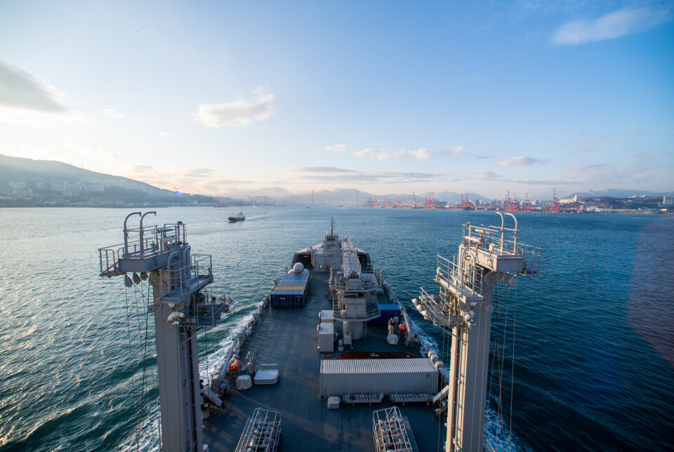 PÅ VEI HJEM: KNM Maud da hun seilte fra verftet i Sør-Korea til Norge.