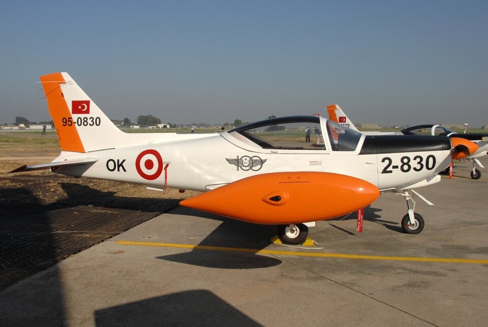 TRENINGSFLY: Flyet var et italiensk SF-260 D, som er et treseters treningsfly. Tyrkia kjøpte 40 SF-260-fly i 1990. Dette er et illustrasjonsbilde.
