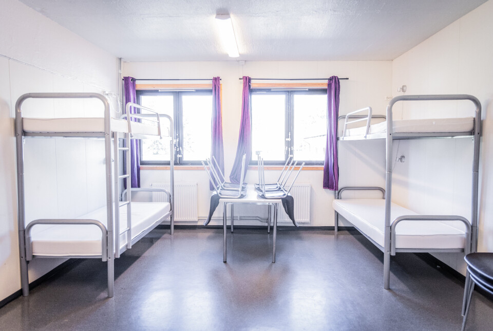 KASERNER: Fult møblerte rom venter på nye soldater å huse.