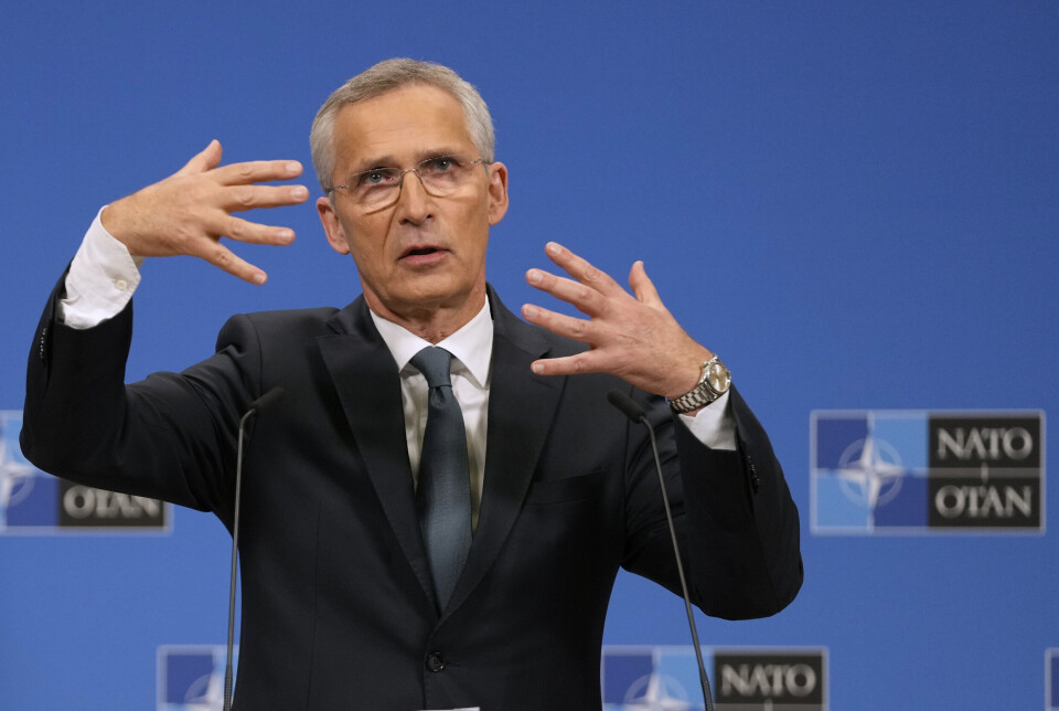 MØTTE PRESSEN: Jens Stoltenberg snakket med pressen før avreise til Natos toppmøte i Washington.
