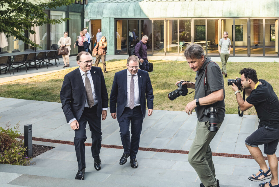 Utenriksminister Espen Barth Eide og forsvarsminister Bjørn Arild Gram under et pressemøte på den norske ambassaden i forkant av Nato-toppmøtet i Washington DC.