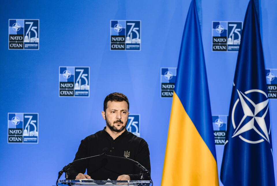 NY DRONE: President Volodymyr Zelenskyj viste frem landets nye drone.