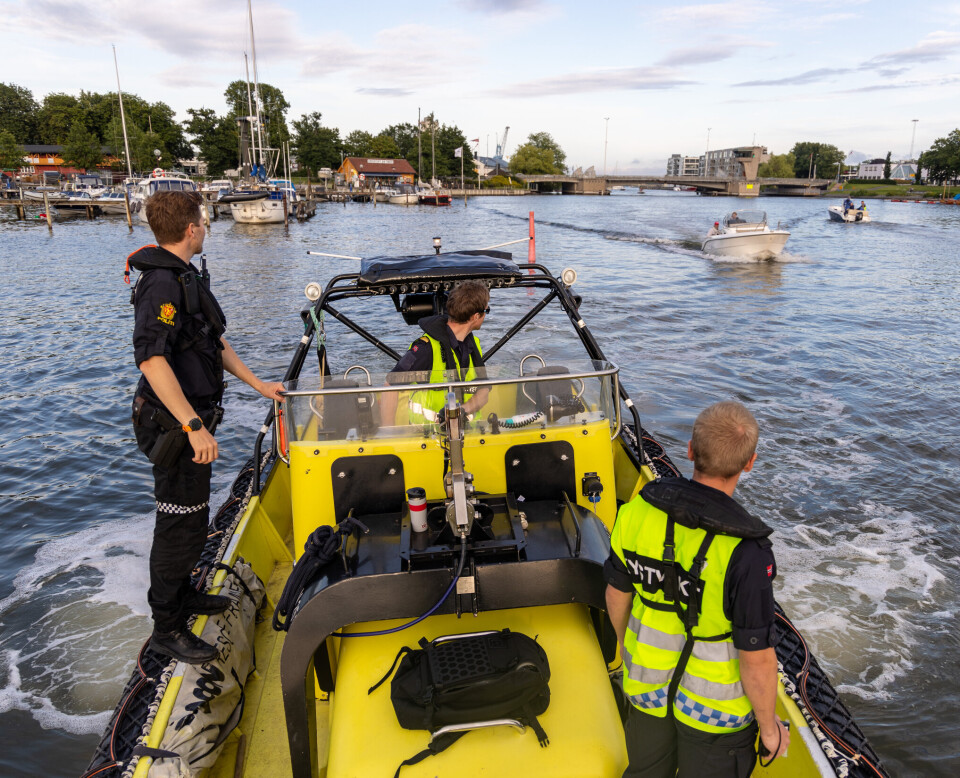 OVERSIKT: Når de var ute fulgte de nøye med når med på båtene som kom. Her ble det flere vurderinger, blant annet om båten var blitt stoppet tidligere.