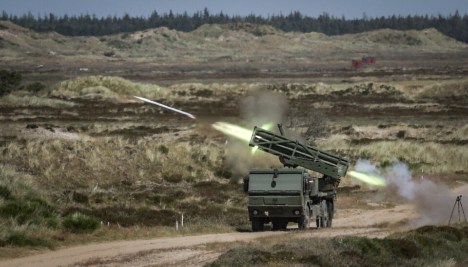FØRSTE RAKETT: Danmarks nye PULS-rakettkaster skal inngå i 1. Brigade og Danske Artilleriregiment. Testskydning med Forsvarets nye PULS-raketkaster, som skal indgå i 1. Brigade og Danske Artilleriregiment.