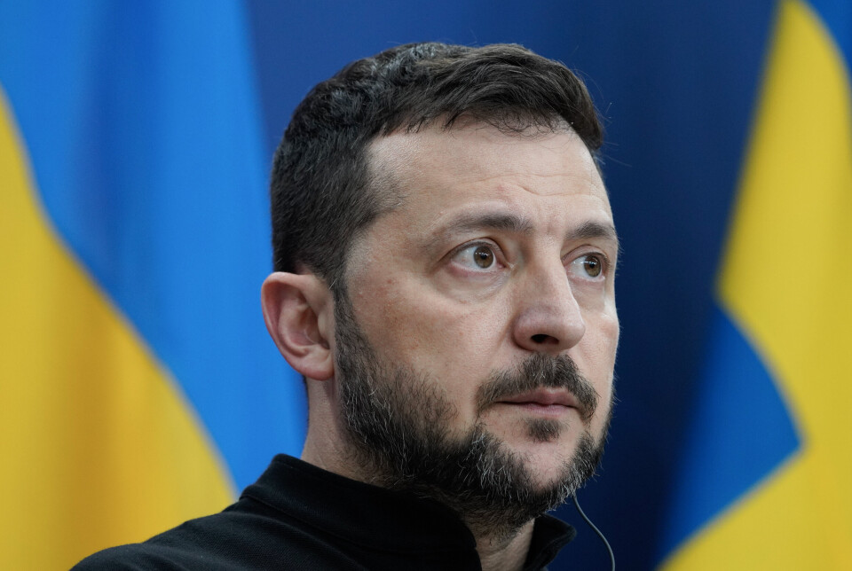 OFFENSIV: Ukraina er nødt til å få bruke våpnene de har fått av sine vestlige allierte, til å ramme mål langt inne i Russland, sier president Volodymyr Zelenskyj.