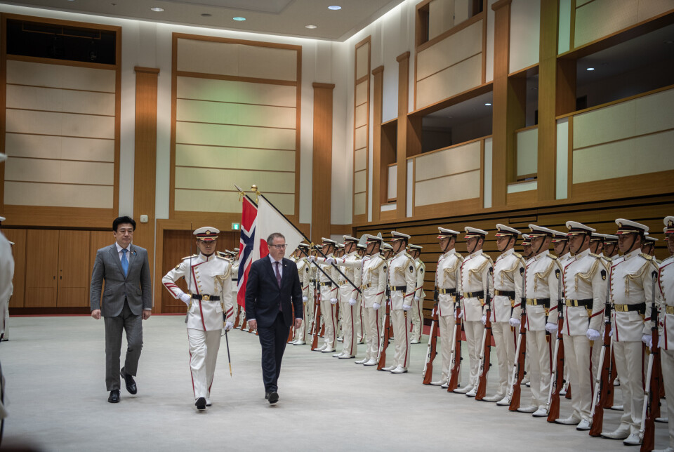 PÅ TUR I ASIA: Forsvarsminister Bjørn Arild Gram (Sp) møter Japans forsvarsminister Minoru Kihara i Tokyo, Japan.